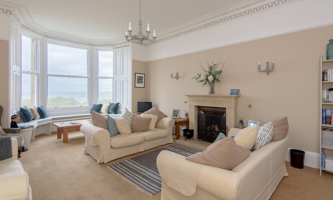 North Berwick Apartamento | Bay House is located meters from North Berwick’s main beach, in the bustling seaside town.