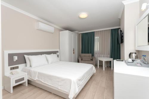 Ayvalik Hotel | Bay Nihat Otel Lale