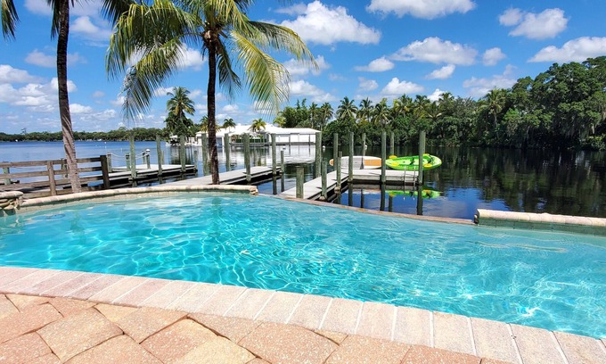Fort Myers Shores Casa | Bay of Grace -- A Boater's Paradise Fantastic Sunsets Close to I-75