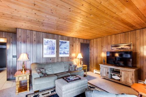 Whitefish Apartamento | Bay Point Lakefront 1B Down