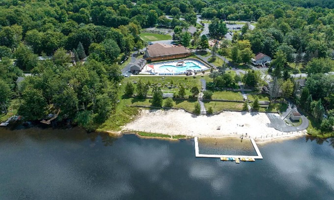 Tobyhanna Chalet De Esquí | Bay Shore Chalet in The Heart of Poconos