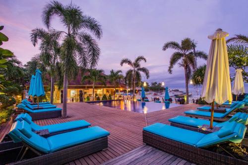 Mushroom Bay Complejo | Bay Shore Huts
