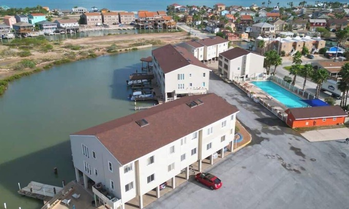 Port Isabel Apartamento | * Bay Sunset Views * Waterfront Pool * Boat Slip
