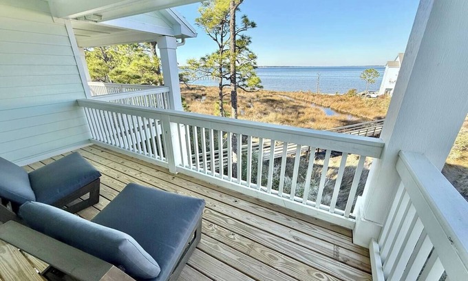 Innerarity Townhomes Casa | Bay View 108: Great Views, Pool & More!