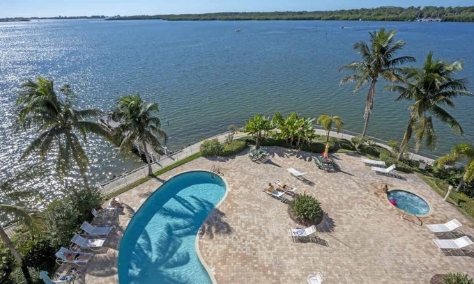 St. Petersburg - Clearwater Apartamento | Bay View, Pool, 5 min St Pete Beach @ Dolphin Bay