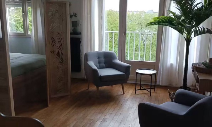 Charleville-Mezieres Apartamento | Bayard : Apartment with View, Parking, and Bike Room
