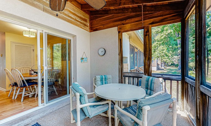 Bethany Beach Casa | Bayberry Woods townhouse with access to pool/tennis, fireplace & washer/dryer