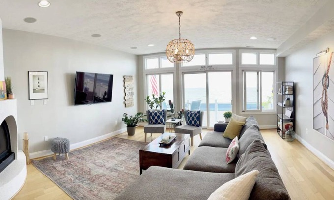 North Beach Casa | Bayfront Home w/Hot Tub