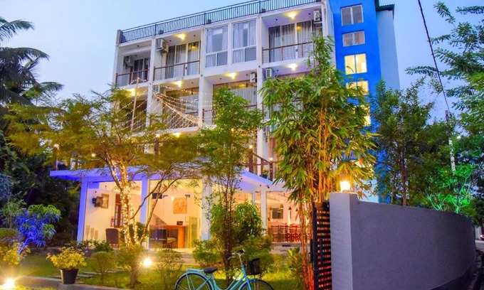 Weligama Hotel | Bayfront