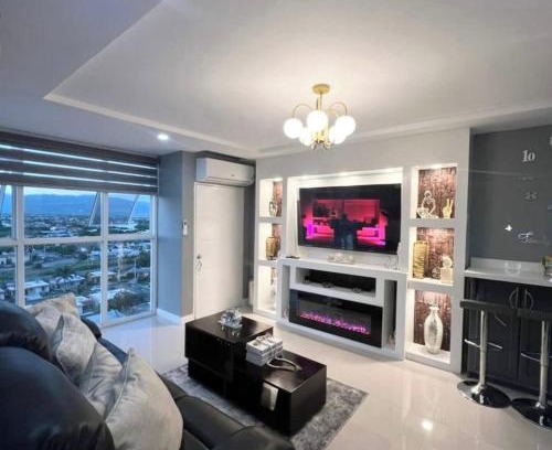 Portmore Apartamento | Bayfront Luxury beachfront escape with Pool in Portmore Book Now