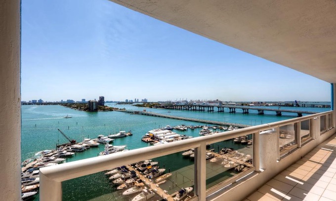 Downtown Miami Apartamento | Bayfront Miami Condo with Resort Perks and Ocean Views