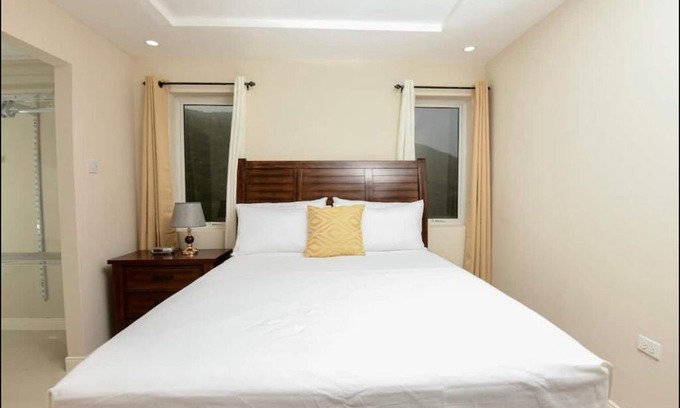 Portmore Casa | BayFront Ocean View Vacation Home