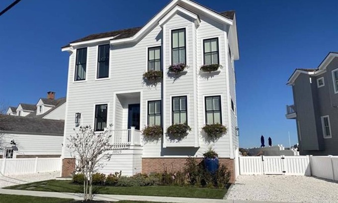 Stone Harbor Casa | Bayfront Pet-Friendly New Construction Home
