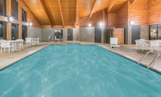 Kasson Hotel | Baymont by Wyndham Kasson Rochester Area