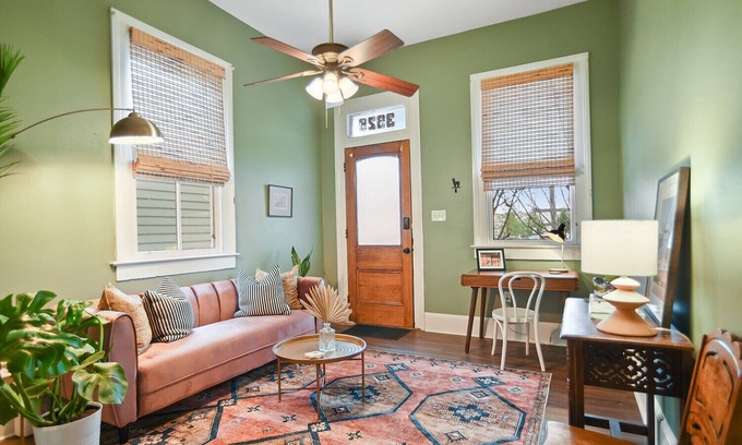 Mid-City Casa | Bayou St. Rose