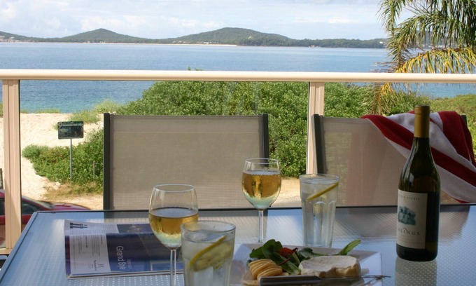 Hawks Nest Casa | Bays Edge - casa frente al mar