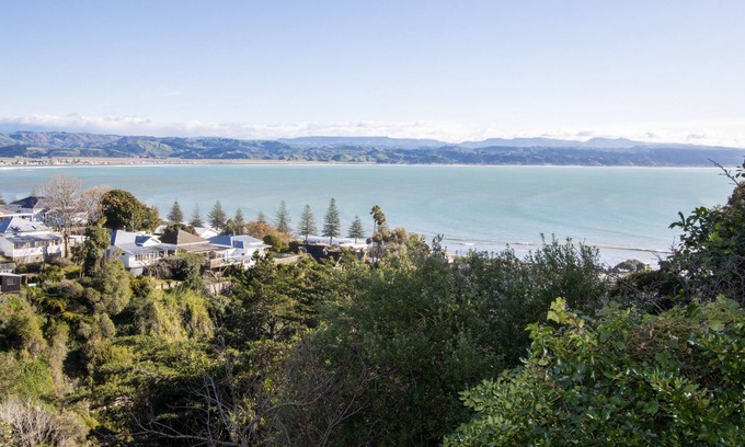 Bluff Hill Casa | BAYSCAPE – NAPIER HOLIDAY HOME, family friendly in Bluff Hill