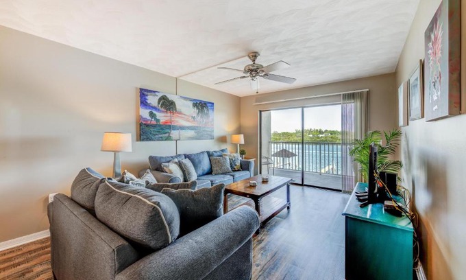Indian Shores Casa | Bayshore Yacht & Tennis 216