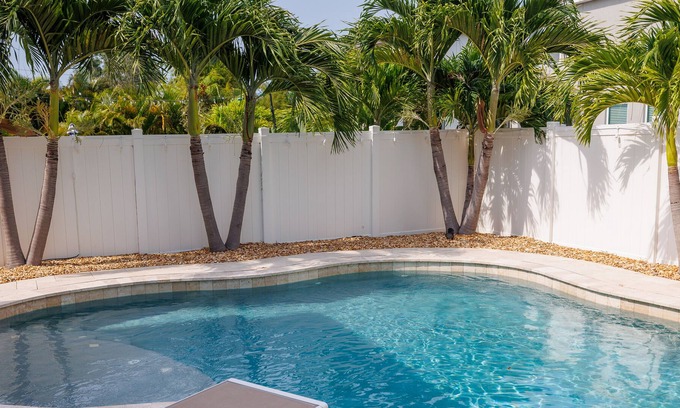 Port Tampa City Casa | Bayside 4-Bedroom Home with a Pool