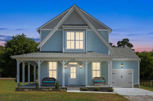 Tower Hill Casa | Bayside Bliss at Cape Charles - New home in Bay Creek w pool & more!