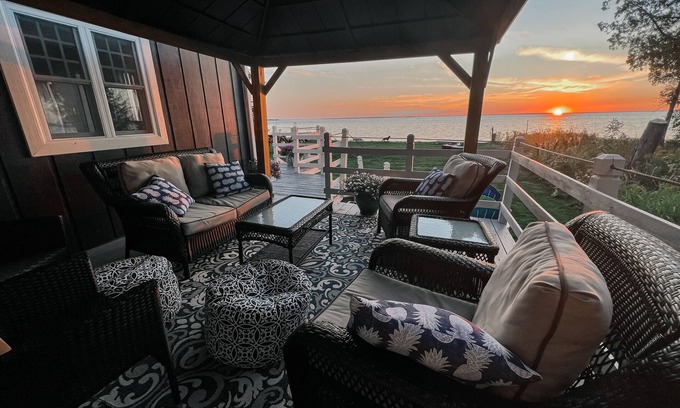 Kincheloe Cabaña | Bayside Bungalow: Summer Fun on Lake Huron – Bayside Bliss Awaits!