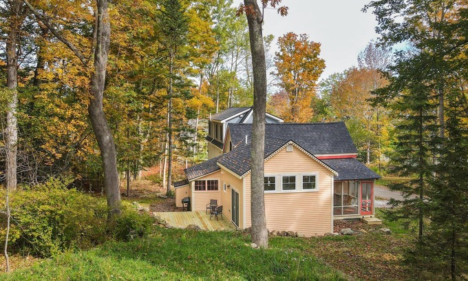 Bayside Casa | Bayside cottage 5 minutes to the beach and the local golf course.