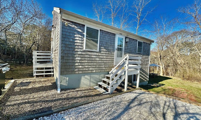 Wellfleet Cabaña | Bayside cottage near Marconi and Bike Path