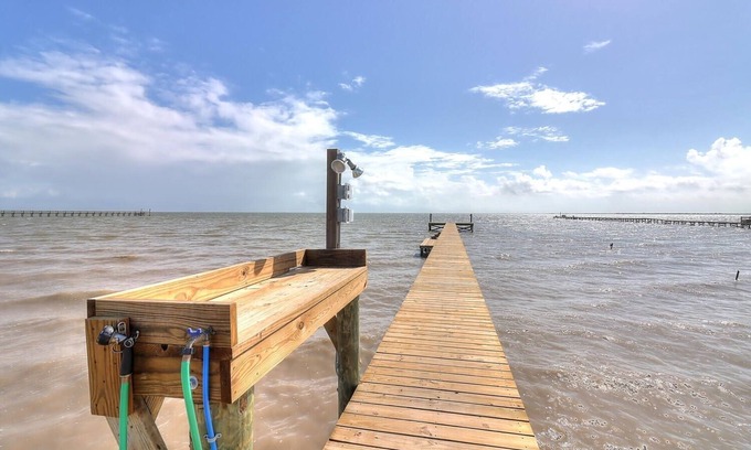 Bayside Cabaña | Bayside Getaway 2 Bedroom Cottage by Redawning