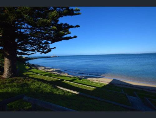 Kingscote Apartamento | Bayside Home-Now Backpacker's price in Kingscote Esplanade in Buller