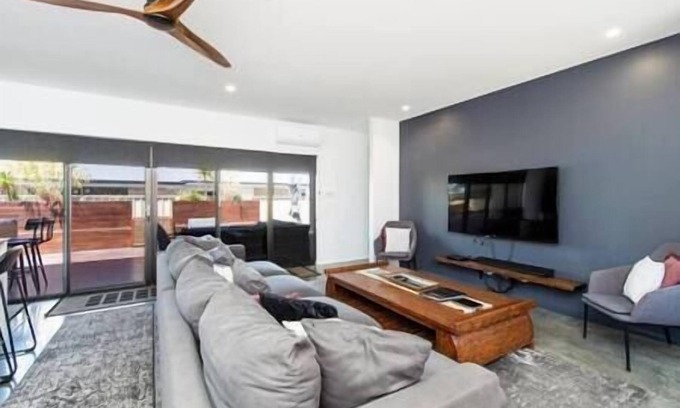 Busselton Casa | Bayside Luxury Escape Busselton- EV CHARGER AVAILABLE