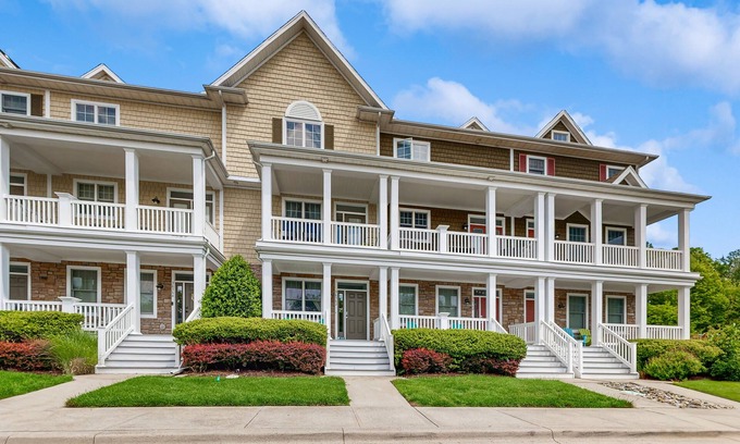 Sun Ridge Casa | Bayside Resort townhouse w/ balcony, free WiFi, pool, and golf on-site