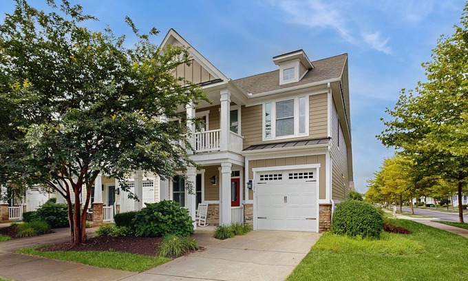 The Commons Casa | Bayside Resort townhouse w/ golf on-site, gym, and shared sauna