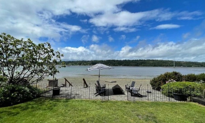 Burley Casa | Bayside Retreat