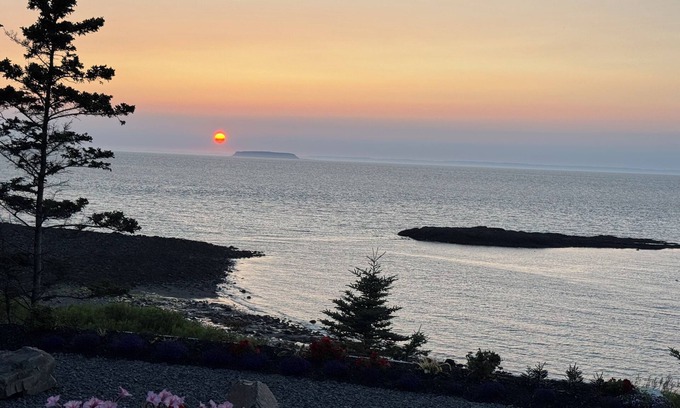 Black Rock Casa | Bayside RetreatnK BR ensuite bath, Q BR, Workspace, Yoga, 2nd bath, Hot tub, 4-6