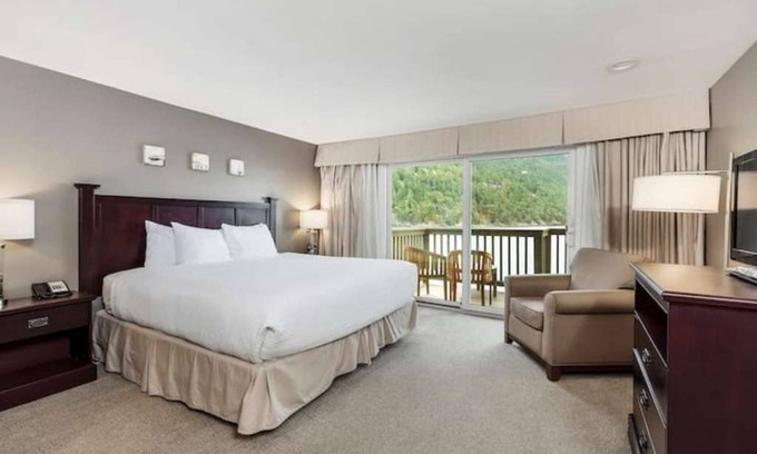 Rosario Casa | Bayside Waterfront King Ocean Views King Bed Pool