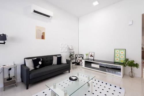 Kampung Pengkalan Casa | Bayu Tasik Guest House Pengkalan- free netflix
