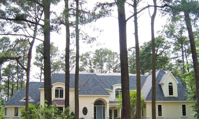Bay Ridge Casa | Bayview Point-200' of PRIVATE beach with this estate. Sleeps 12.