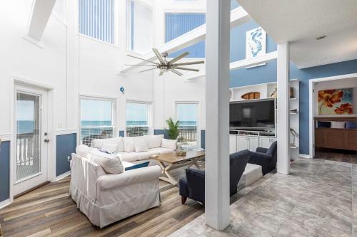 Surf Side Shores Casa | BayWalk by Meyer Vacation Rentals