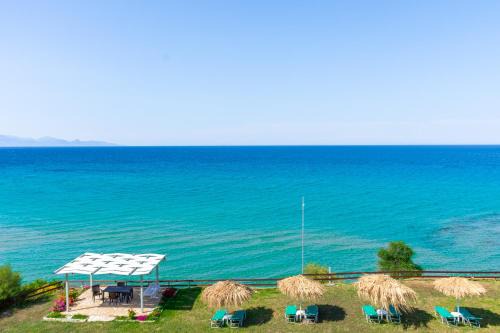Amoudi Apartamento | Baywatch Apartments on the Beach by "elite"