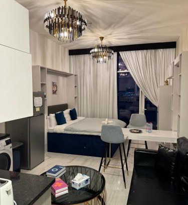 Business Bay Complejo | Bayz Business Bay Lux Studio with Resort Amenities