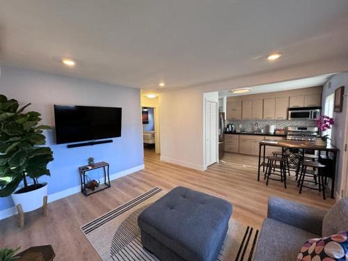 Hillcrest Casa | BBQ Grill 5 mins to DT Canyon Views Parking