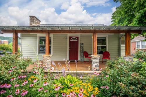Bryson City Casa | BC Downtown Villa