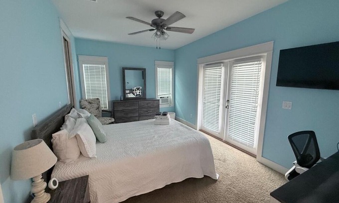 Jacksonville Beach Apartamento | Be a Nomad - Beachside Studio - 1 Block to Sand!