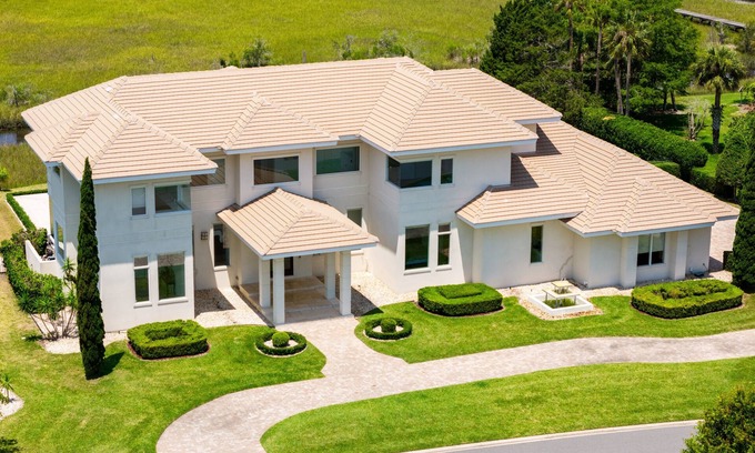 Palm Valley Casa | Be A Nomad l Contemporary Palace