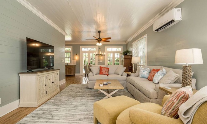 Midtown Casa | BE AS YOU ARE - 3 Bedroom / 3 Bathroom - Mid Town KEY WEST w/ POOL