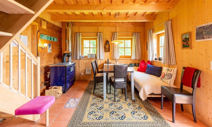 Schwarzenberg am Boehmerwald Casa | Bonita casa con estanque natural para nadar
