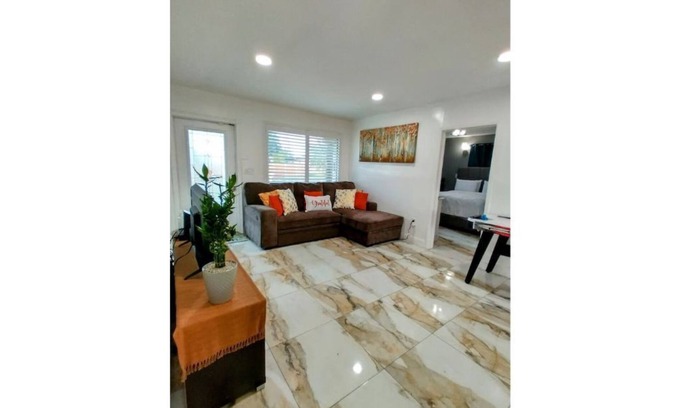 West Park Casa | Be Our Guests! Cozy 3/2 w/ Oversized Yard Awaits
