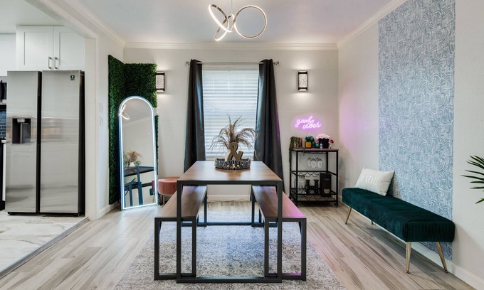 Shady Acres Casa | Be Someone