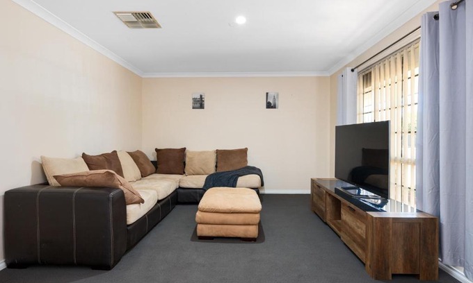 Somerville Casa | Bea-Vic Home. Your home away from home.