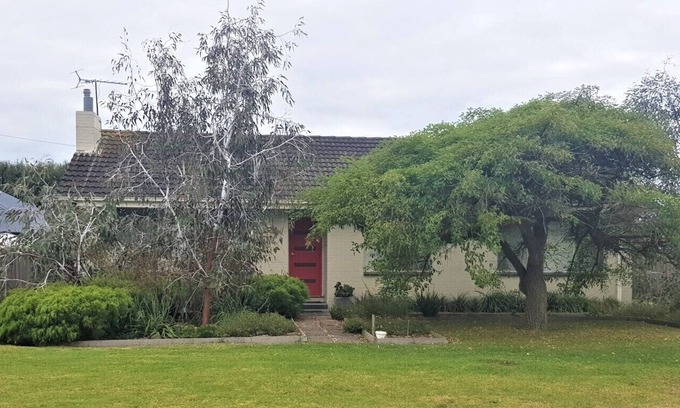 Portarlington Casa | Beach 650m, town center 450m. Pet & child friendly backyard with undercover deck